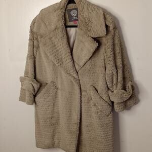 Vince Camuto Women's Size Small Light Tan Faux Fur Coat. Warm and Cozy
